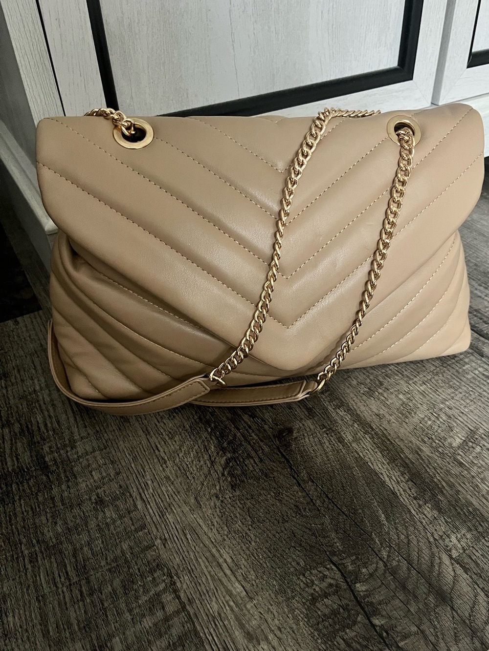 Chain Strap Flap